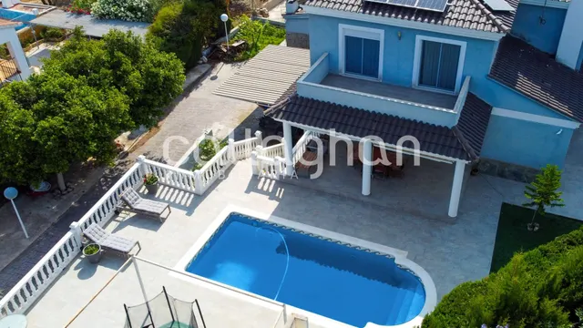 Impresionante chalet en Colinas de Venta Cabrera — 6