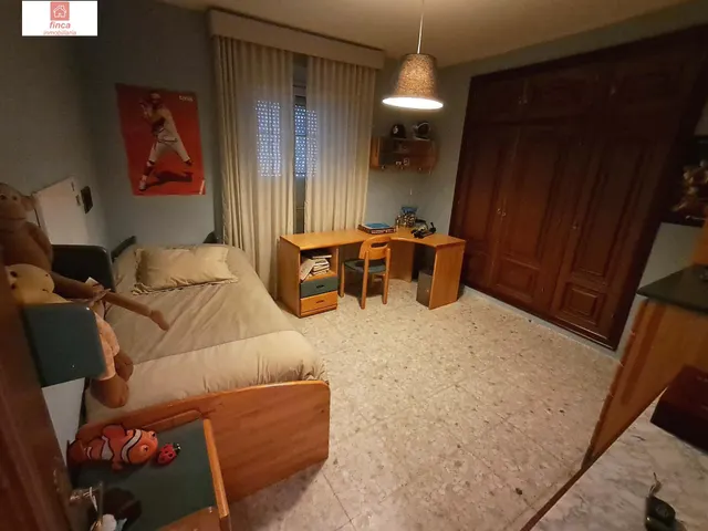 Se vende vivienda doble en Montijo, zona centro, plaza santa clara, a tres calles, con garaje y piscina — 10