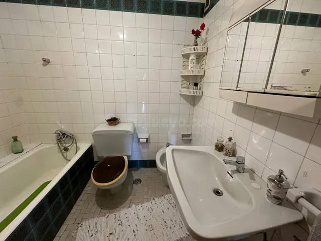 Piso de 113 m2 centro Ribadavia con garaje y trastero - foto 5