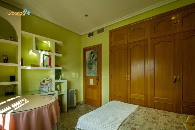 CHALET INDEPENDIENTE JUNTO AL VIEJO VIVERO EN BADAJOZ — 25