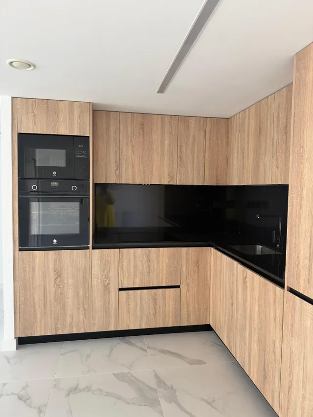 Apartamento de lujo en primera línea de mar con 3 dormitorios, 2 terrazas y parking incluido — 5