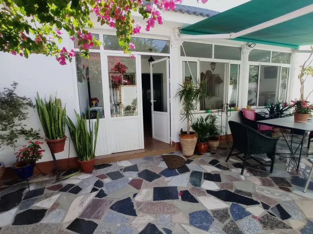 VENTA DE CHALET Y APARTAMENTO — 21