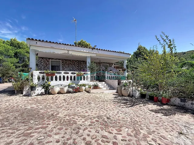 Finca rústica agraria con vivienda, piscina y 3.661 m2 en Sa