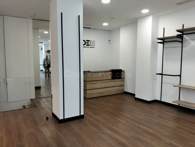 Se alquila local en calle Estella, al lado del corte Inglés, - foto 4