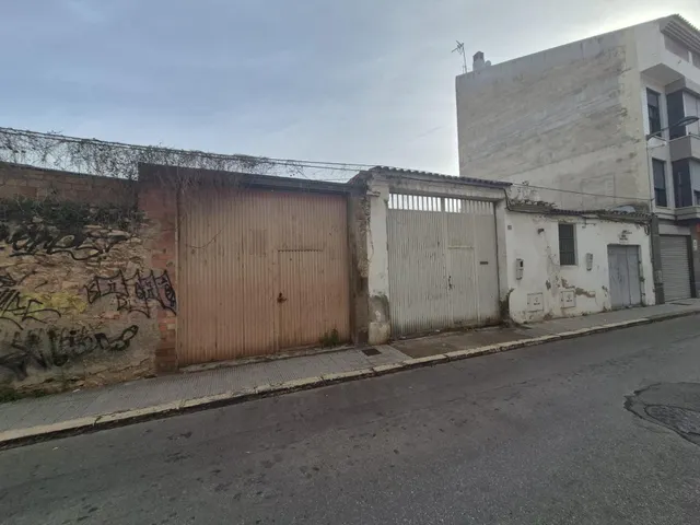 LOCALES COMERCIALES ZONA LA PANDEROLA — 11