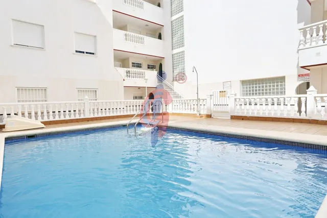 Piso impecable en Las Viñas con piscina comunitaria, terraza