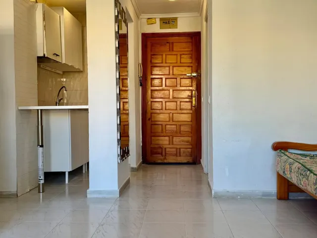 Estudio con Vistas y Piscina en Torrevieja - ¡Tu Oportunidad Ideal! — 11