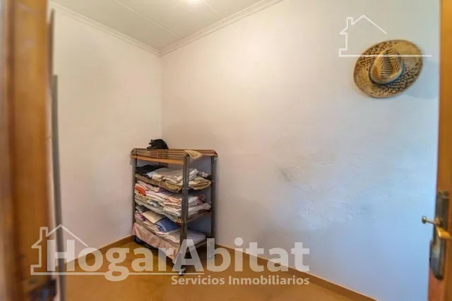 MUY AMPLIA Y LUMINOSA EN REAL VALENCIA — 26