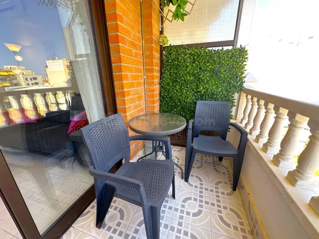 Estudio con terraza, Alicante, Torrevieja. 1 habitación, 36 m2, 900 metros al mar — 11