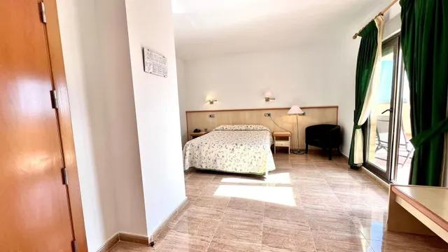 Hotel en venta en Los Montesinos — 16