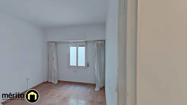 Piso para reformar en el centro de Alicante. — 29