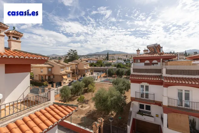 Adosada con 4 dormitorios, amplias terrazas y vistas a Granada y sierra nevada — 42