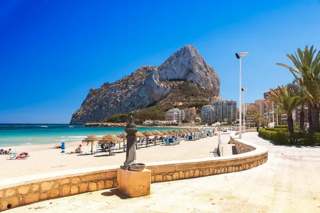 VILLA DE OBRA NUEVA EN CALPE — 12