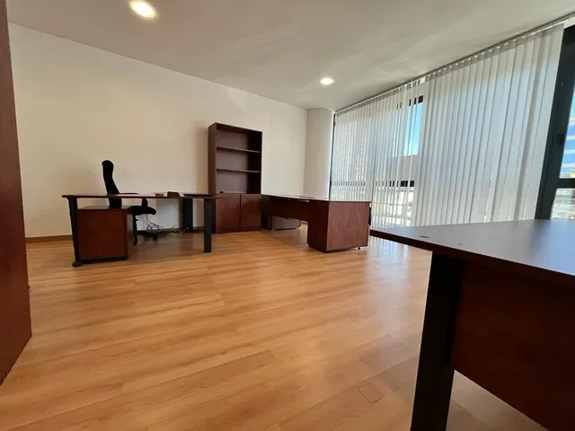Alquiler de oficina exterior con dos plazas de garaje en Edificio Azabache — 8