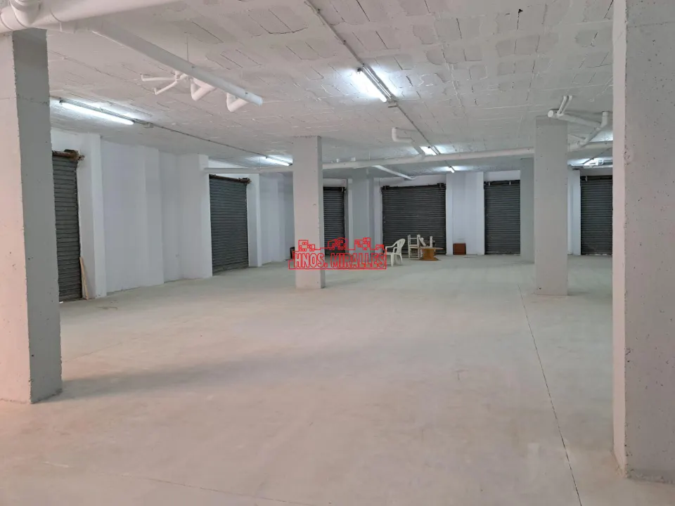 ¡MAGNÍFICO LOCAL EN ZONA NUEVA DE ALMORADÍ! IDEAL PARA SUPERMERCADOS O NEGOCIOS AMPLIOS