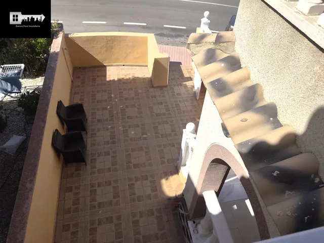 Bungalow pareado con dos terraza, solárium y sótano en Gran Alacant. — 10