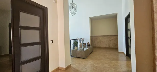 Impresionante Chalet en Urbanización Encinares de Alcolea con Piscina y Amplias Estancias — 7