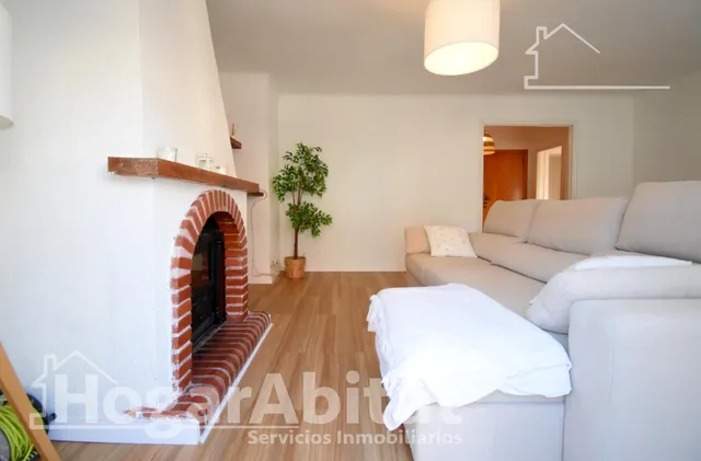 MUY AMPLIO Y LUMINOSO CON GRAN TERRAZA Y BARBACOA — 32