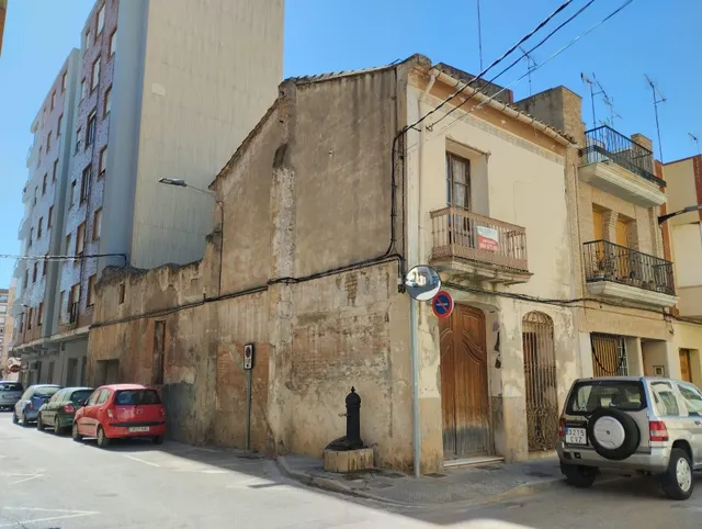 CASA EN NULES