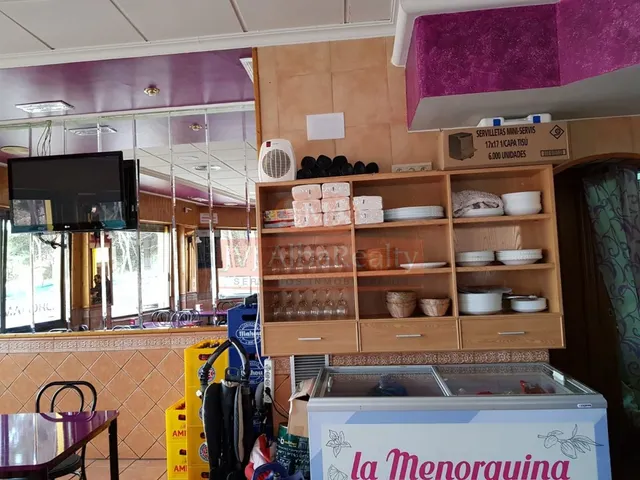 SE VENDE LOCAL COMERCIAL CON CAFÉ-BAR, EN ZONA SAN PABLO — 3