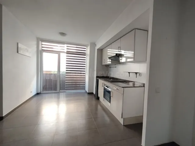 Alquiler en Sant Andreu de la Barca. Piso de 1 habitación –  - foto 3