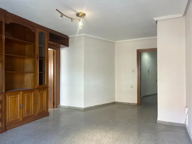 Ref. 8546 SALICO ofrece gran vivienda en Olivereta con plaza de aparcamiento — 38