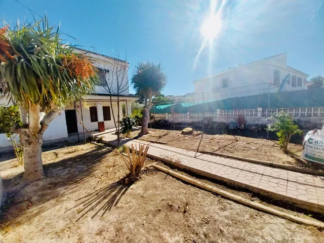 Vivienda con amplia parcela en Costabella — 33