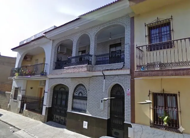 OPORTUNIDAD UNICA, Gran adosado en Alcala del Rio: Una Gran  - foto 3