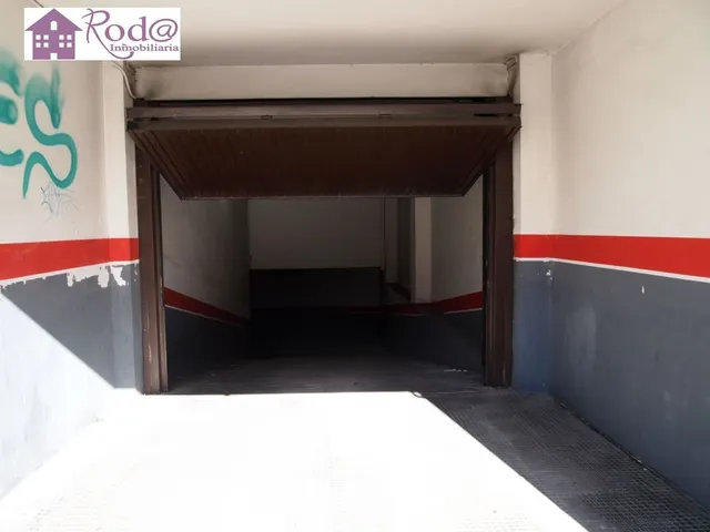 ALQUILER DE PLAZAS DE GARAJE EN AVENIDA COMPOSTILLA Nº 10 - 12 — 2