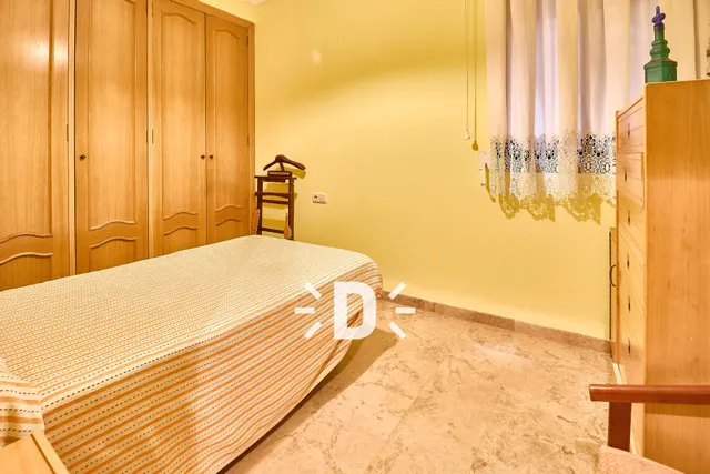 SE ALQUILA BONITA VIVIENDA EN BENETUSSER — 29