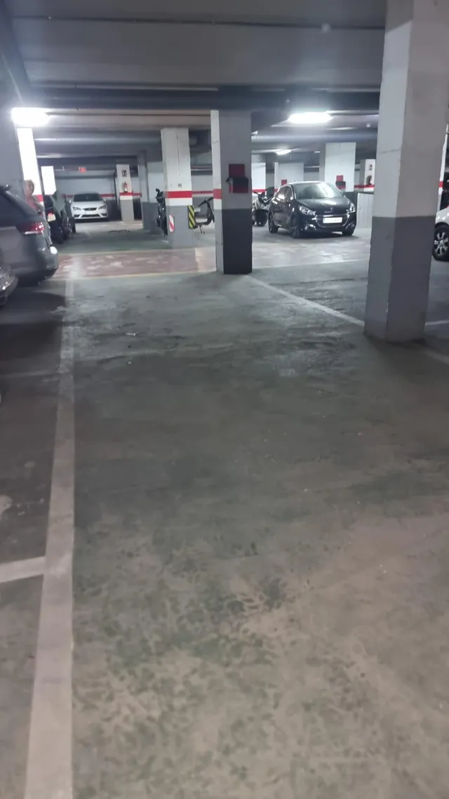 SE VENDEN DOS PLAZAS DE GARAJE EN CIUDAD JARDÍN – 32 m2 - foto 3