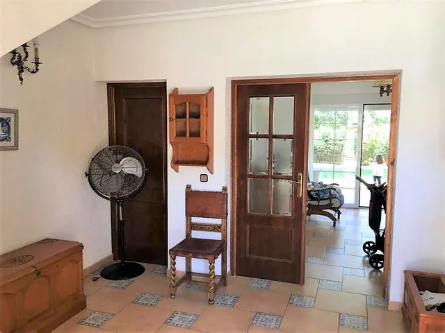Casa espaciosa con chimenea — 8