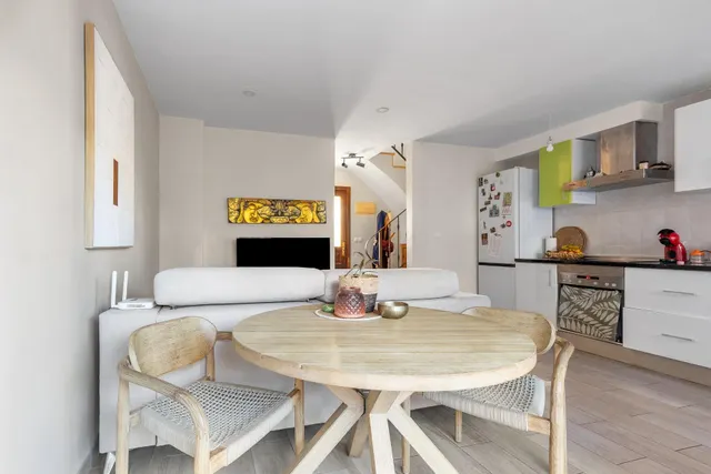 Dúplex reformado en Los Balcones: sol, comodidad y ubicación estratégica — 10