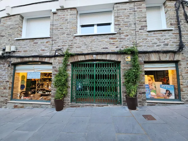 SE VENDE LOCAL COMERCIAL EN EL ENSANCHE DE SANTIAGO