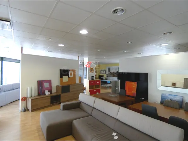 SANT ANTONI DE CALONGE: Local comercial de 440 m2, todo en p