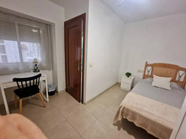 Piso de 3 dormitorios en Los Ángeles – listo para vivir o rentabilizar 123.000 € | Calle España, Almería — 7