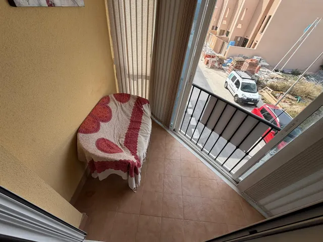 Piso moderno en residencial con solárium y piscina — 9