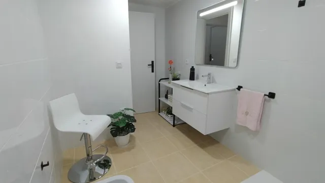 ESPECTACULAR CASA EN ESQUINA EN LA ZUBIA — 18
