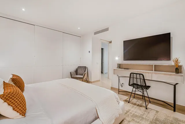 Contemporanea villa en Milla de Oro, Marbella — 29