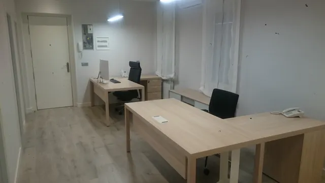 Urbis te ofrece un despacho en alquiler en zona Centro, Sala