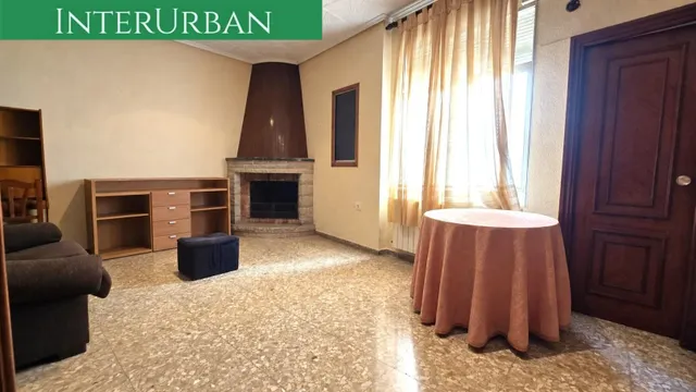 Oportunidad - Amplia casa de 197 m2 con 4 dormitorios y terraza en Benissanó — 11