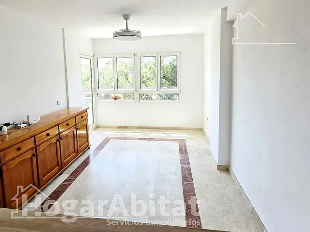 ¡Preciosas vistas al mar! Reformado en residencial con piscina y balcón — 7