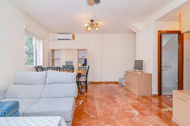 OPORTUNIDAD EN VENTA DE CASA ADOSADA DE 3 DORMITORIOS EN VEGAS DEL GENIL — 35