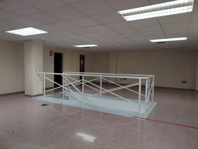 LOCAL comercial (200m2) en ALQUILER  zona PLAZA DE CREVILLENTE — 7