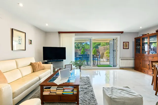 Exclusiva casa con piscina , ascensor y placas solares en llavaneres — 10