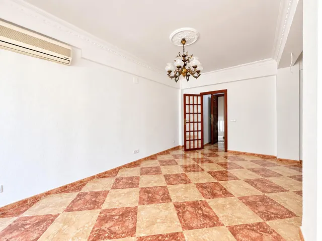 ALQUILER LARGA TEMPORADA. PISO 3 DORMITORIOS Y 1 BAÑO EN LOS BOLICHES — 4