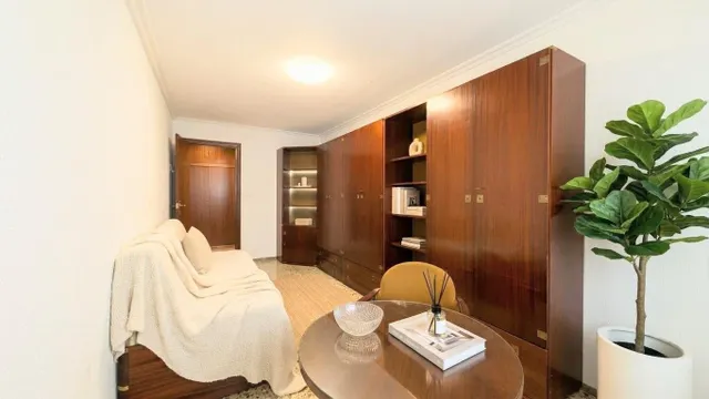 Reina victoria, junto al hiperber, 150 m2, 4 dormitorios, 2 baños, séptima planta con ascensor — 7