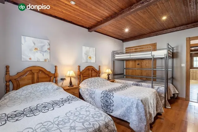 Chalet independiente con pozo propio y placas solares — 18