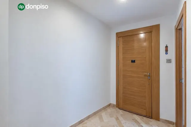 Magnífico piso con plaza de garaje junto a Catedral. — 21