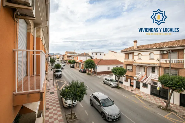 ¡Tu nuevo hogar te espera en Churriana de la Vega! Casa adosada con patio, garaje y futura parada de metro a pocos pasos. — 19